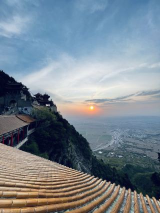 Echo@Jiexiu Mianshan, a natural landscape that integrates the cultures of Buddhism, Taoism, and Confucianism