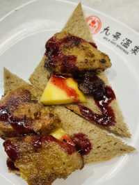 一站式吃喝玩樂，在這不僅能過夜還能吃榴槤