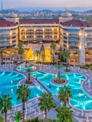 🌟 Luxe Living in Türkiye: Kirman Arycanda's Delights 🏨✨