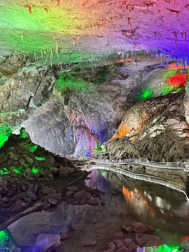 Summer resort! Bama Hundred Devil Cave, a cool secret place in natural wonders