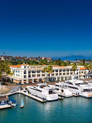 🌴 Newport Beach Bliss: Top Picks for Your Stay 🛎️