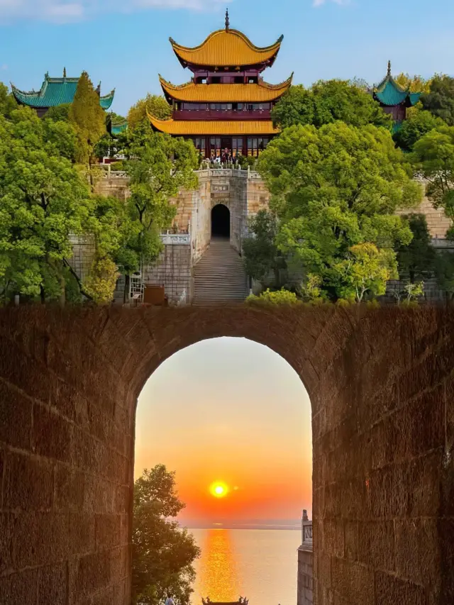 八百里洞庭的岳陽城，終得一見岳陽樓！附2日遊玩路線！