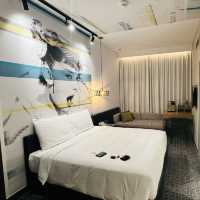 A Film Set Hotel in Dubai! 🇨🇳