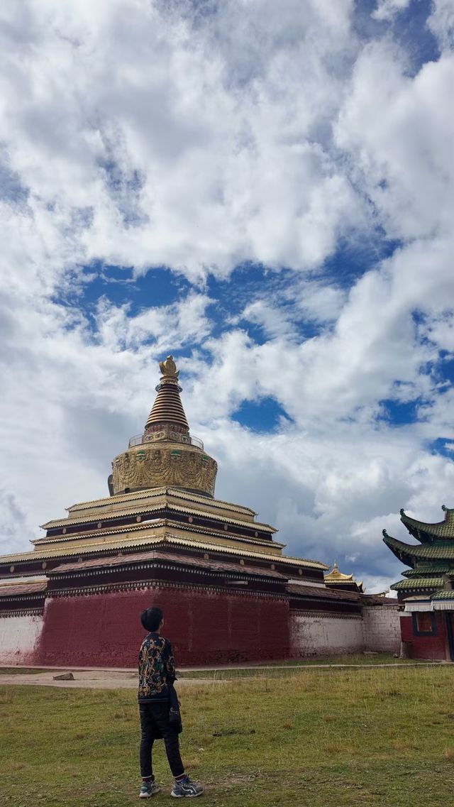 這座寺廟拍照簡直不要太出片了這裡是格莫寺。