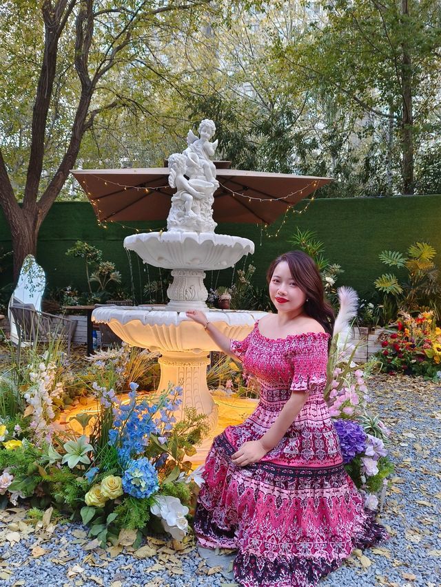 一秒置身莫奈花園！百子灣這家店美得令人驚嘆……。