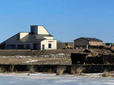 寒韻涝利海：冬日裡的純淨之美