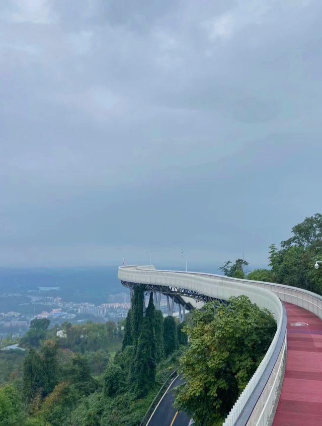 一腳踏進侏羅紀，梨木台奇觀太震撼！