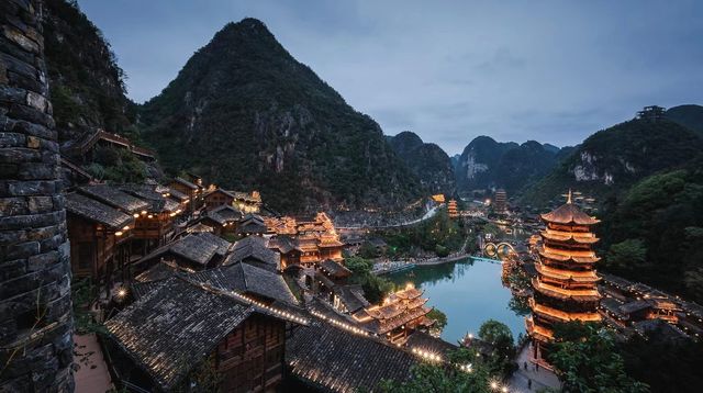 峰林布依景區位於黔西南布依族苗族自治州興義市