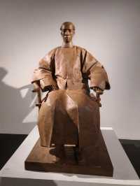 觀李象群雕塑展，欣賞栩栩如生的雕刻藝術