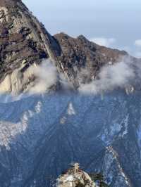 人生建議:2-3月一定要去爬華山，因為……