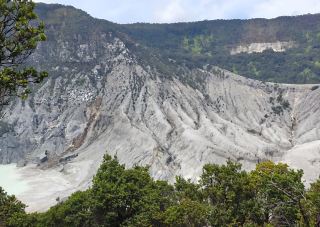 Tangkuban Perahu Volcano, Bandung, Indonesia｜An Unparalleled Volcano Tour