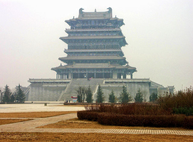蒲州有國寶鐵牛、故城遺址、普救寺、鸛雀樓