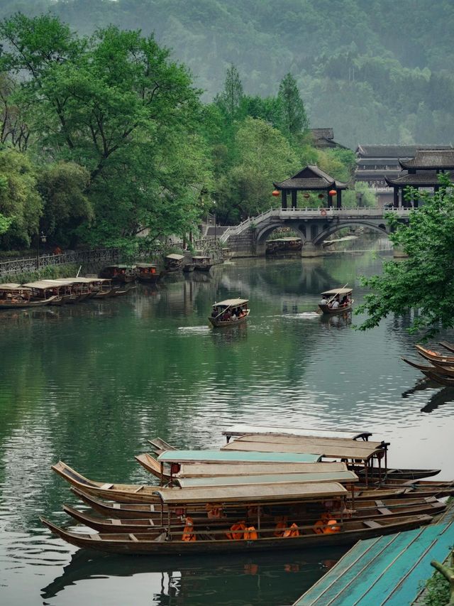 總要去趟鳳凰古城吧赴一場千年之約