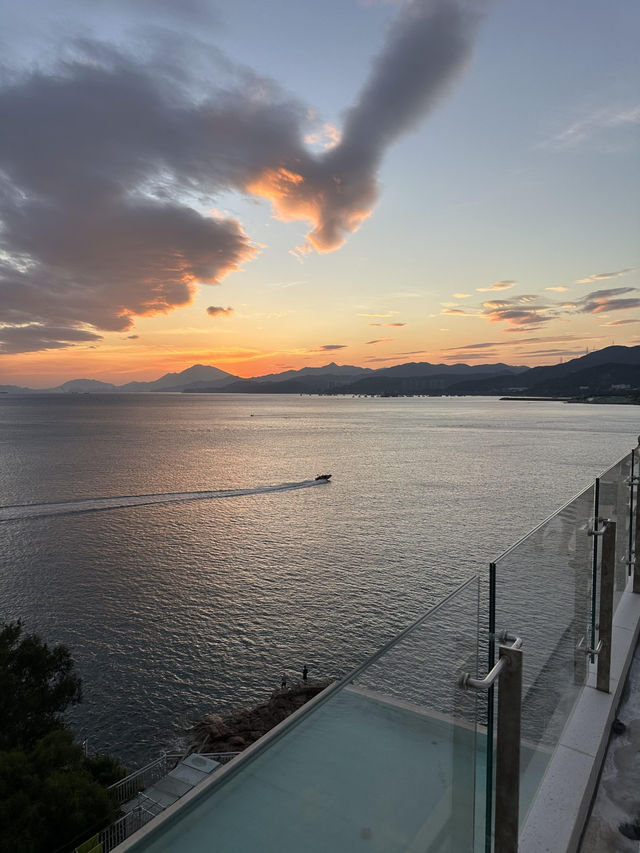 🌅深圳新店封神！無邊泳池海景餐廳 把日落浪漫吃進嘴裡！