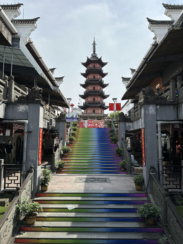 🏮 Step Back in Time at Chenghuang Temple Commercial Street – Ningbo’s Lively Heritage Hub! 🛍️