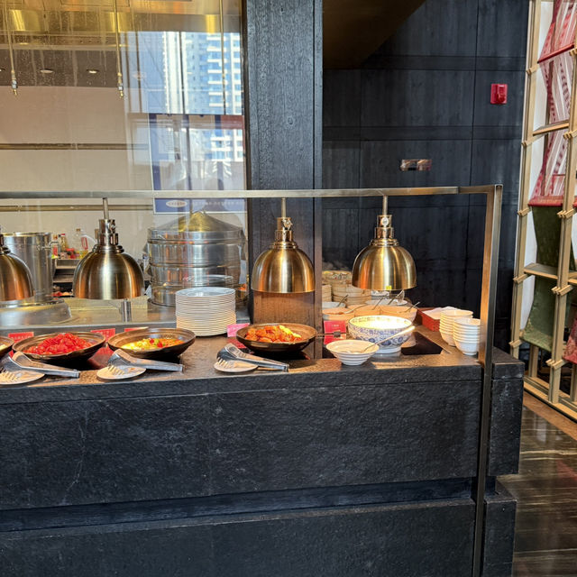 Best Hotel in Chengdu: Luxurious 5-Star Traditional Chinese Style