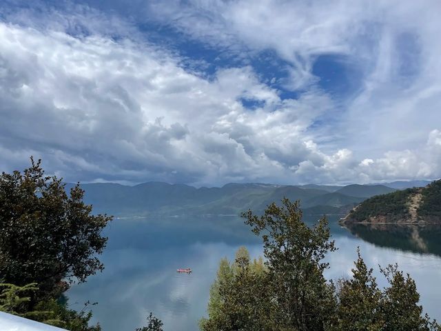 瀘沽湖：雲南呢處秘境，去過嘅人都話個心會靜落嚟