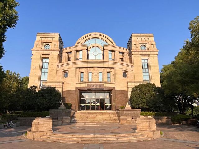 探秘復旦江灣校區！藏在校園裡的學術與浪漫交織的旅行勝地