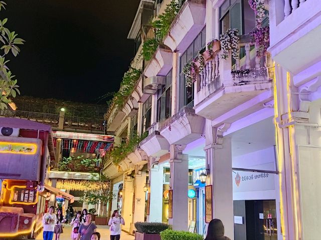 夜晚漫步感受建築魅力  百年東街 10月内地游