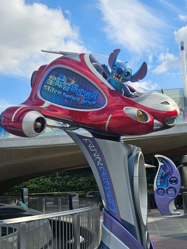 Disney Dreams Unleashed: Shanghai’s Ultimate Adventure Park! 🎢✨