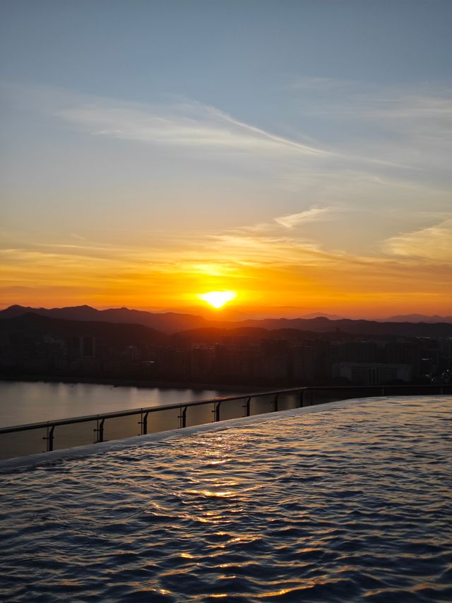 我宣佈找到杭州高空酒店的天花板了！