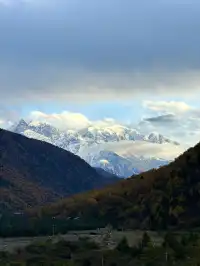 雅拉雪山：藏地王冠上的耀眼明珠