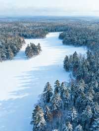 雪景PK:長白山仙峰雪嶺 vs 老里克湖