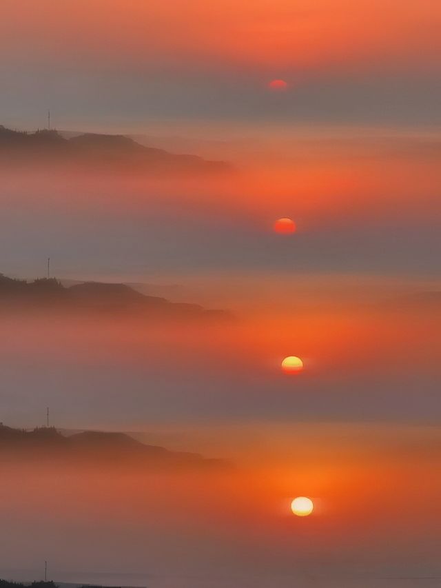 矮寨大橋日出景觀，金色晨光震撼山谷