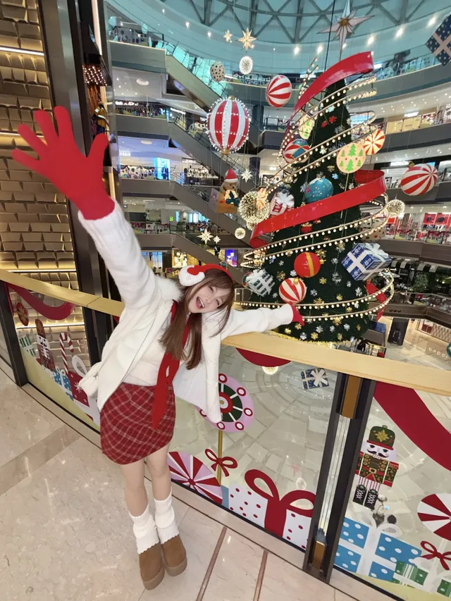 港匯今年的巨型懸浮聖誕樹美瘋了!!! 港匯今年的巨型懸浮聖誕樹美瘋了!!!