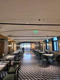 Отель с изысканным рестораном внутри.