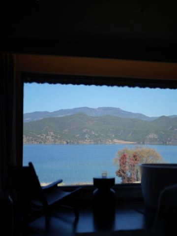 子連れで泸沽湖のんびりリゾート｜摩梭風スタイルの宿泊先へ