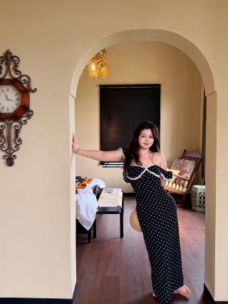 At Xin Qun Bay in Wanning! The owner really understands old-school romance