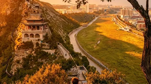 Visiting the Crimson Wave Valley: An Otherworldly Landscape. — traveler post in Yulin