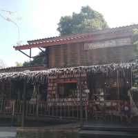 booktree library & café