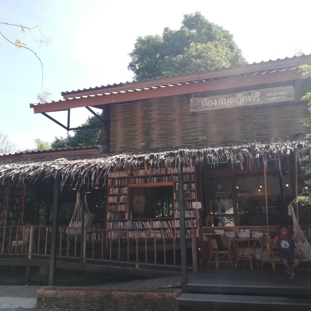 booktree library & café