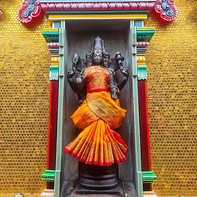 พิกัดขอพร ความรัก  พระแม่อุมาเทวี (วัดแขกสีลม)
