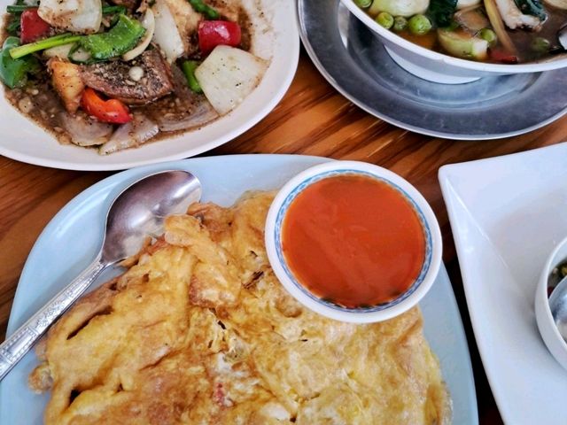 ร้านเด็ดพัทยา ครัวเจ๊ตุ้ม อาหารสด รสชาติอร่อย
