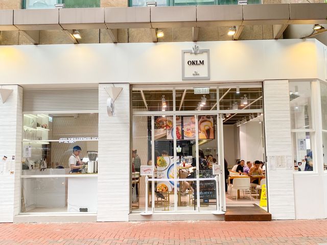 《尖沙咀轉角純白cafe🤍|瀑布栗子蒙布朗🌰》 《尖沙咀轉角純白cafe🤍|瀑布栗子蒙布朗🌰》