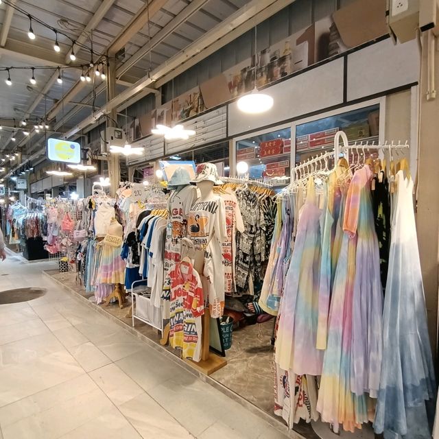 zome เสื้อผ้า Thonburi Market​ Place​