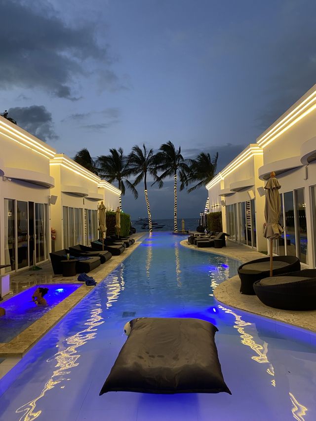 ที่พักติดทะเลบรรยากาศสุดชิล The Privilege Hotel