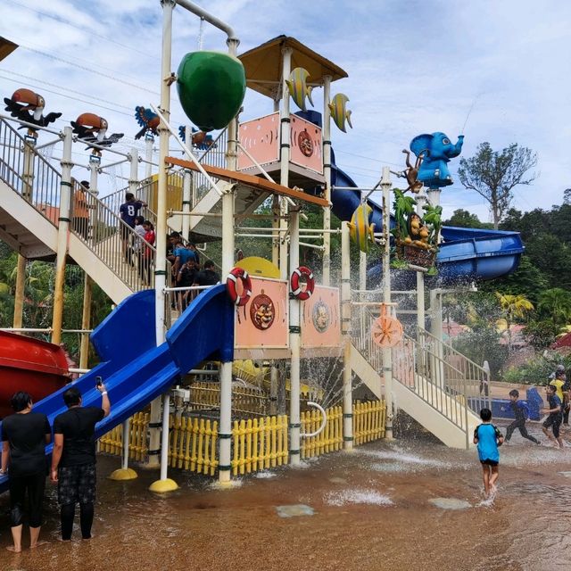 Bukit Merah Laketown Waterpark