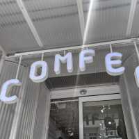 Comfee คาเฟ่สไตล์มินิมอล ย่านเมืองเก่าภูเก็ต