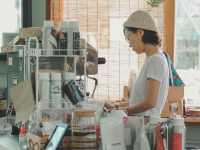 LouCafé คาเฟ่ minimal Style ที่ชื่อว่า Lou 