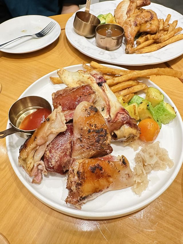 📍佐敦人氣西餐廳😋套餐CP值高🤑食物高質甜品出色👍🏻