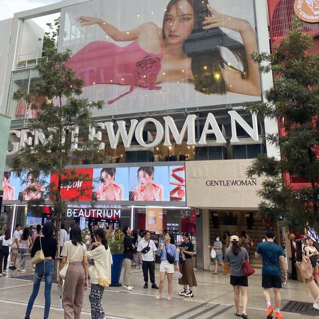 A different ‘vibe’ of siam area bangkok! 🤩