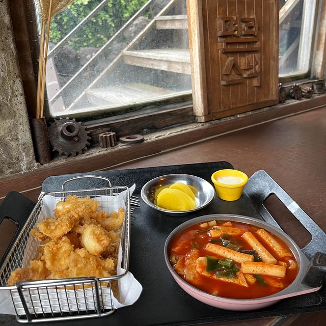 제주에서만 맛볼 수 있는 특별한 분식집, 명랑스낵