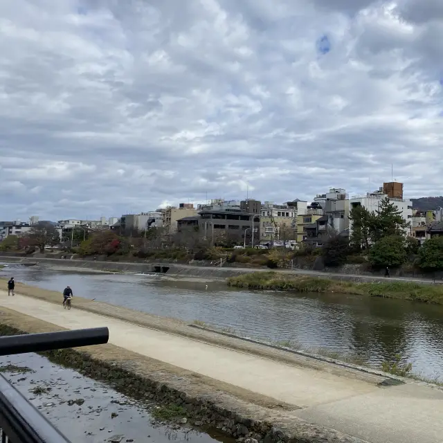 日本京都漫步鴨川 