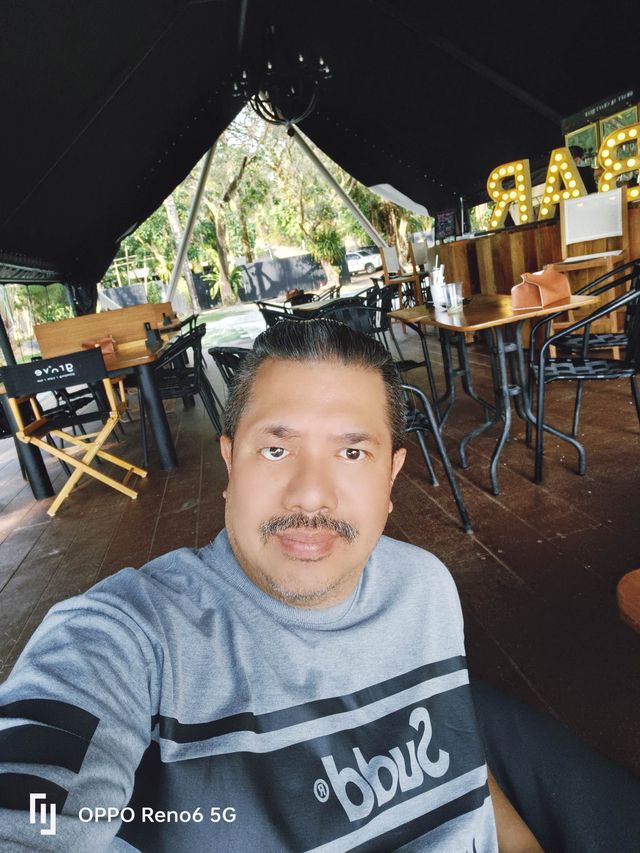 ชวนมานั่งโง่ๆ ริมทะเล @ Grove