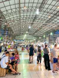 ถนนคนเดินตลาดนัดเซนทริค