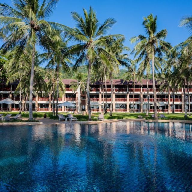 หาดขาว ทะเลสวย ที่ Kathani Phuket Beach Resort